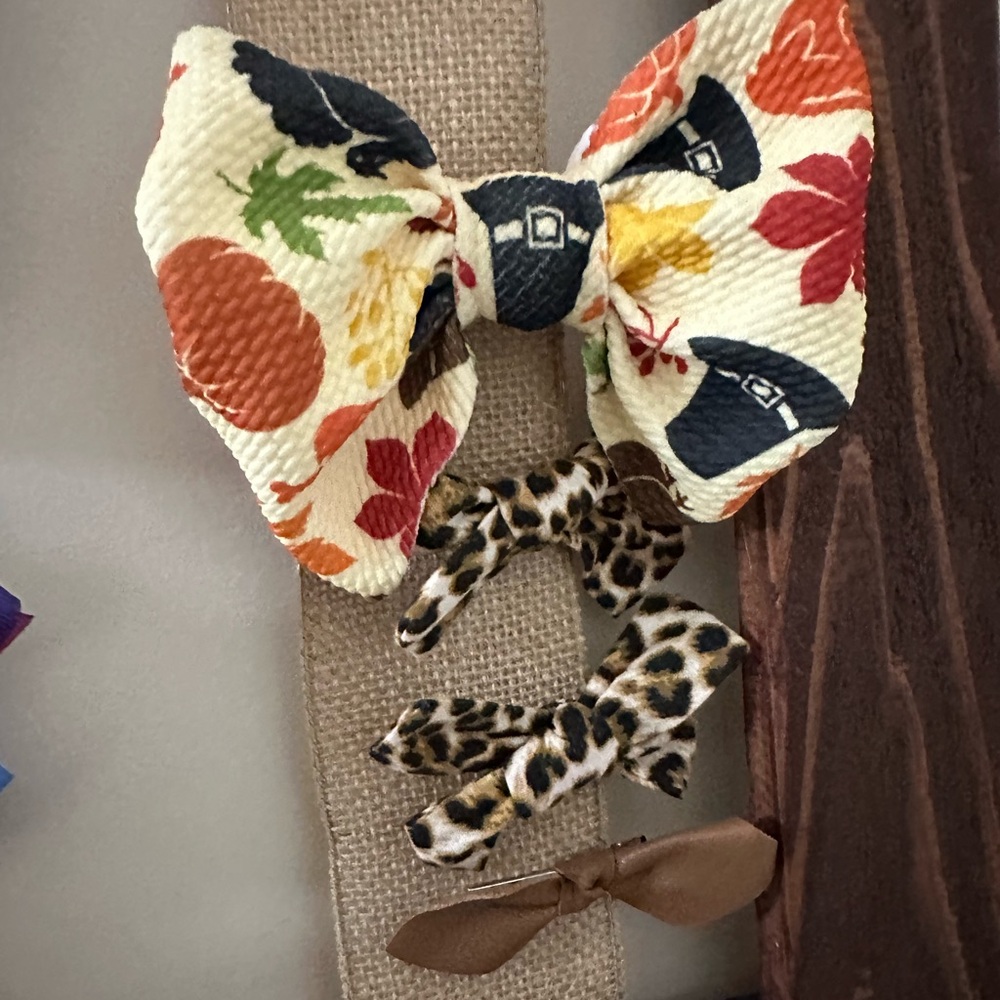 4 hair bows